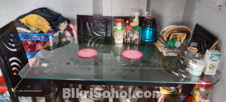 ৬ চেয়ার এর মালেশিয়ান গ্লাস ডাইনিং টেবিল